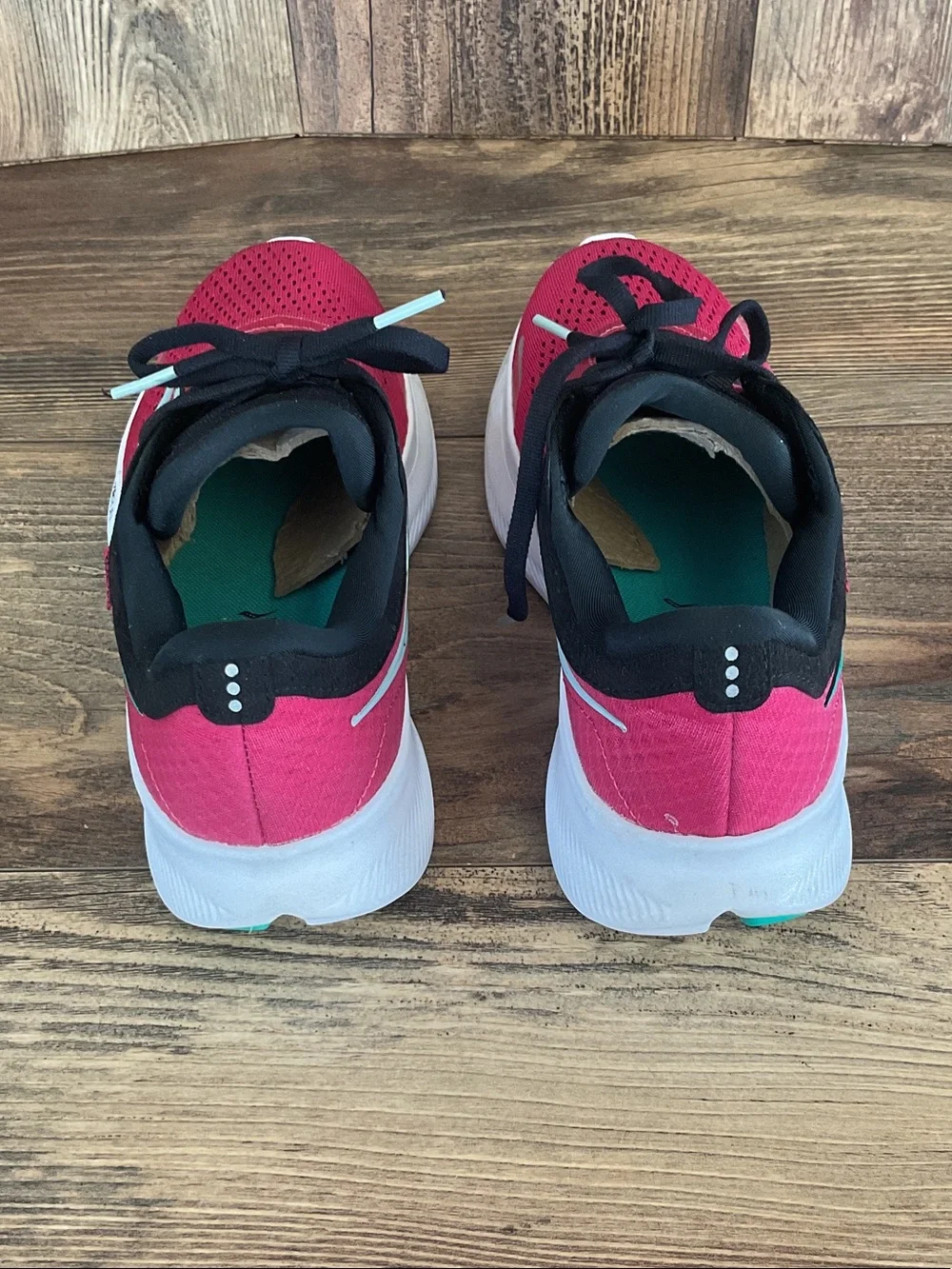 Saucony some markings